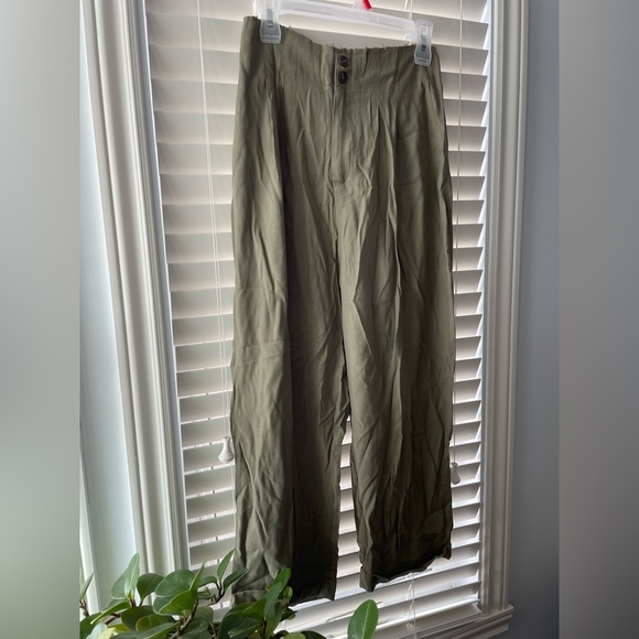 Sans Souci Green Pleat Wide Raw Edge Pant - Picture 2 of 8